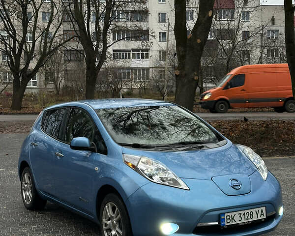 Синий Ниссан Лиф, объемом двигателя 0 л и пробегом 162 тыс. км за 4450 $, фото 2 на Automoto.ua