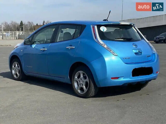 Синий Ниссан Лиф, объемом двигателя 0 л и пробегом 120 тыс. км за 5000 $, фото 2 на Automoto.ua