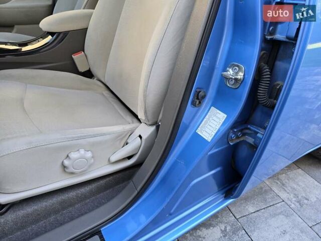 Синий Ниссан Лиф, объемом двигателя 0 л и пробегом 116 тыс. км за 5500 $, фото 15 на Automoto.ua