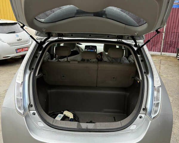 Синій Ніссан Ліф, об'ємом двигуна 0 л та пробігом 92 тис. км за 4990 $, фото 26 на Automoto.ua