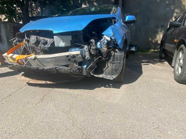 Синий Ниссан Лиф, объемом двигателя 0 л и пробегом 143 тыс. км за 3300 $, фото 2 на Automoto.ua