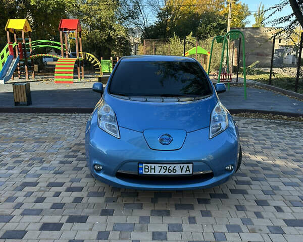 Синій Ніссан Ліф, об'ємом двигуна 0 л та пробігом 140 тис. км за 5500 $, фото 2 на Automoto.ua