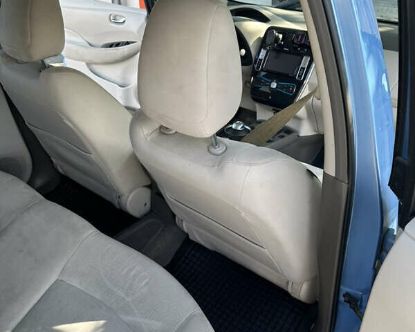 Синий Ниссан Лиф, объемом двигателя 0 л и пробегом 150 тыс. км за 5100 $, фото 11 на Automoto.ua