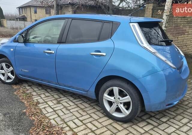 Синий Ниссан Лиф, объемом двигателя 0 л и пробегом 118 тыс. км за 4900 $, фото 18 на Automoto.ua