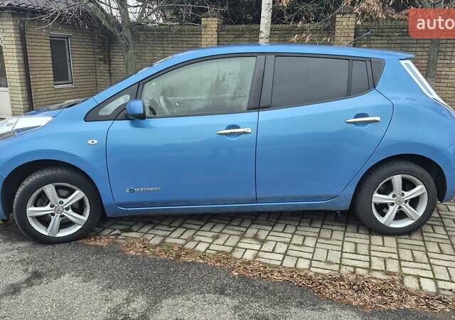 Синий Ниссан Лиф, объемом двигателя 0 л и пробегом 118 тыс. км за 4900 $, фото 19 на Automoto.ua