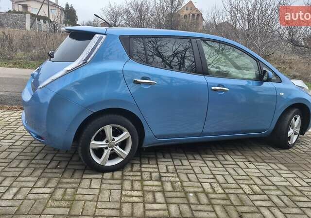 Синий Ниссан Лиф, объемом двигателя 0 л и пробегом 118 тыс. км за 4900 $, фото 12 на Automoto.ua