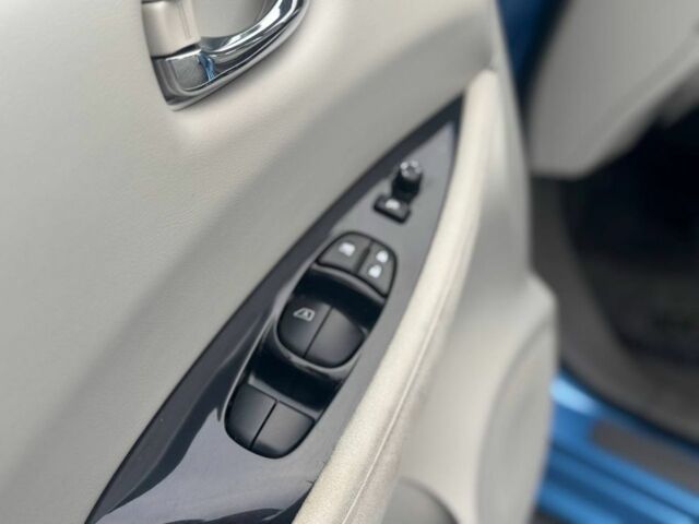 Синий Ниссан Лиф, объемом двигателя 0 л и пробегом 138 тыс. км за 4700 $, фото 20 на Automoto.ua