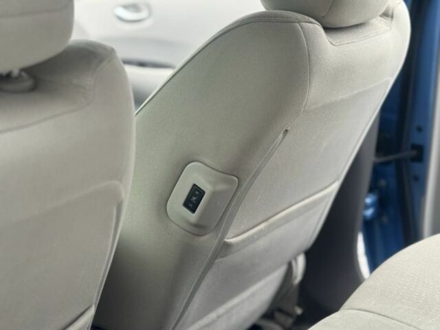 Синий Ниссан Лиф, объемом двигателя 0 л и пробегом 138 тыс. км за 4700 $, фото 19 на Automoto.ua