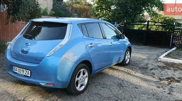 Синій Ніссан Ліф, об'ємом двигуна 0 л та пробігом 114 тис. км за 5400 $, фото 5 на Automoto.ua