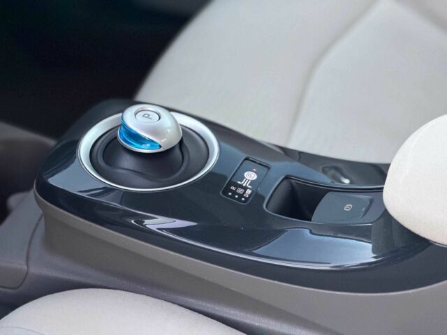 Синий Ниссан Лиф, объемом двигателя 2 л и пробегом 119 тыс. км за 4300 $, фото 13 на Automoto.ua