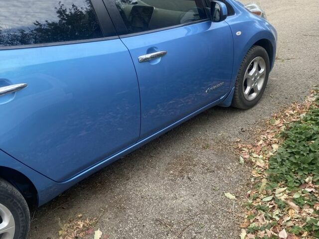 Синий Ниссан Лиф, объемом двигателя 0 л и пробегом 182 тыс. км за 4700 $, фото 8 на Automoto.ua