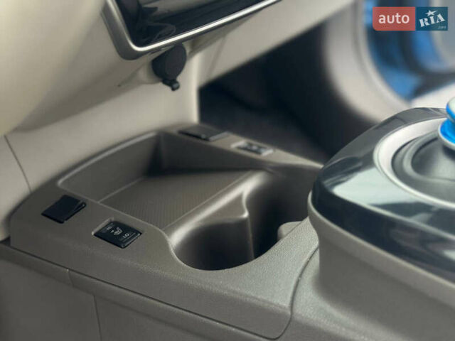 Синий Ниссан Лиф, объемом двигателя 0 л и пробегом 138 тыс. км за 4700 $, фото 26 на Automoto.ua