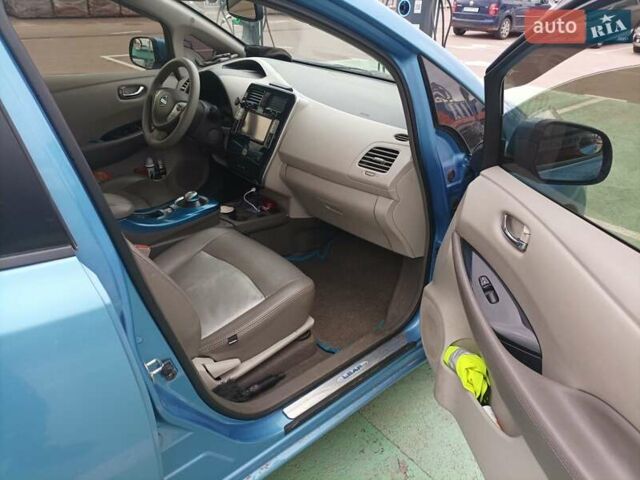 Синий Ниссан Лиф, объемом двигателя 0 л и пробегом 208 тыс. км за 6500 $, фото 7 на Automoto.ua