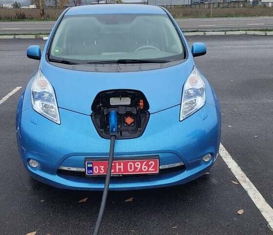 Синий Ниссан Лиф, объемом двигателя 0 л и пробегом 100 тыс. км за 3600 $, фото 4 на Automoto.ua