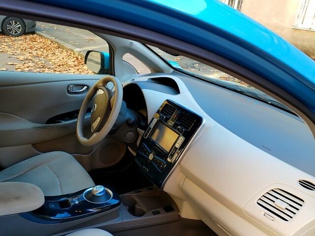 Синий Ниссан Лиф, объемом двигателя 0 л и пробегом 110 тыс. км за 5500 $, фото 2 на Automoto.ua