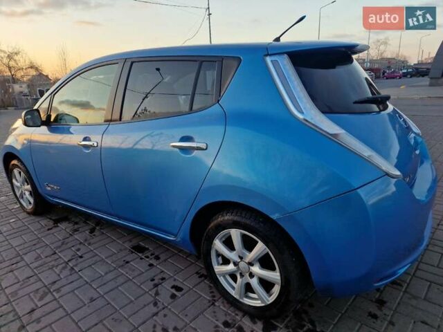 Синий Ниссан Лиф, объемом двигателя 0 л и пробегом 112 тыс. км за 5850 $, фото 6 на Automoto.ua