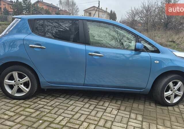 Синий Ниссан Лиф, объемом двигателя 0 л и пробегом 118 тыс. км за 4900 $, фото 11 на Automoto.ua