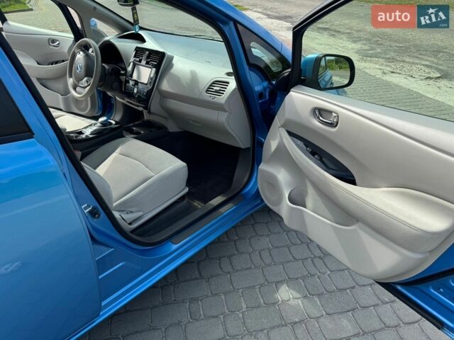 Синий Ниссан Лиф, объемом двигателя 0 л и пробегом 99 тыс. км за 6149 $, фото 24 на Automoto.ua