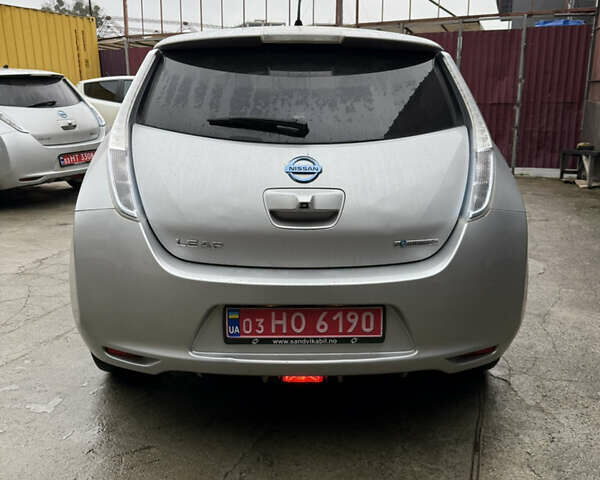 Синій Ніссан Ліф, об'ємом двигуна 0 л та пробігом 92 тис. км за 4990 $, фото 4 на Automoto.ua