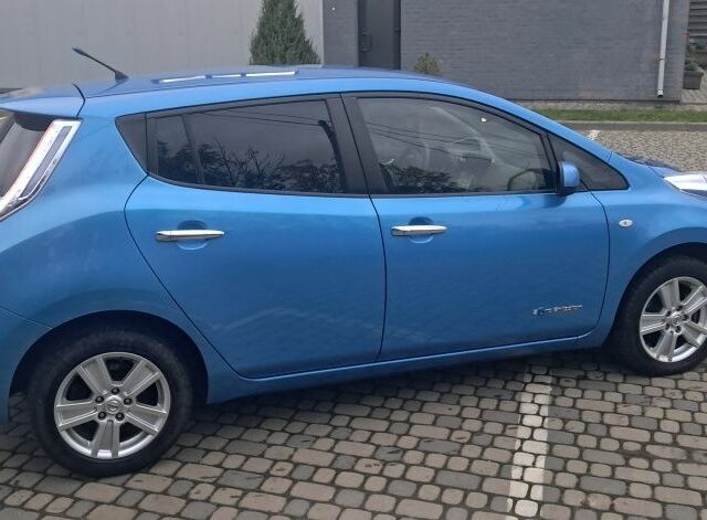 Синий Ниссан Лиф, объемом двигателя 0 л и пробегом 101 тыс. км за 4950 $, фото 1 на Automoto.ua