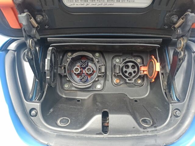 Синий Ниссан Лиф, объемом двигателя 0 л и пробегом 108 тыс. км за 5500 $, фото 5 на Automoto.ua