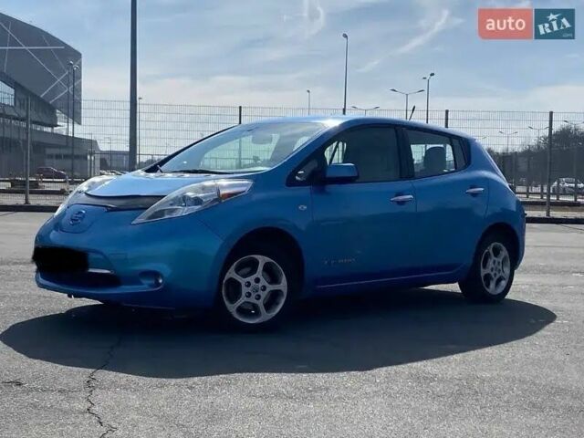 Синий Ниссан Лиф, объемом двигателя 0 л и пробегом 120 тыс. км за 5000 $, фото 1 на Automoto.ua
