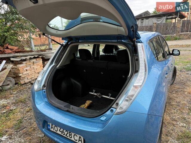 Синий Ниссан Лиф, объемом двигателя 0 л и пробегом 125 тыс. км за 6900 $, фото 6 на Automoto.ua
