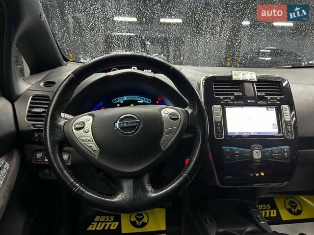 Ниссан Лиф 2013 в Черновцах на Automoto.ua Синий Ниссан Лиф, объемом двигателя 0 л и пробегом 130 тыс. км за 6000 $, фото 13 на Automoto.ua