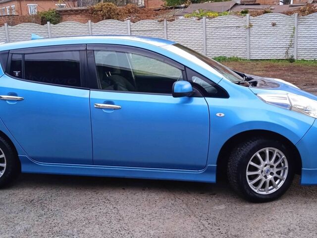 Синій Ніссан Ліф, об'ємом двигуна 0 л та пробігом 140 тис. км за 4295 $, фото 1 на Automoto.ua