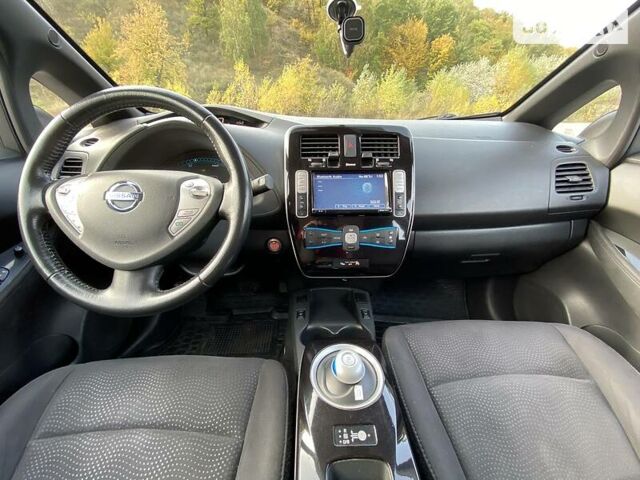 Синий Ниссан Лиф, объемом двигателя 0 л и пробегом 107 тыс. км за 5900 $, фото 19 на Automoto.ua