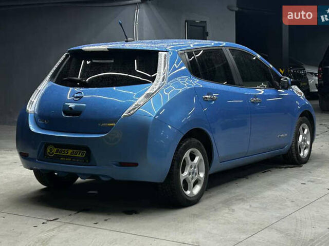 Ниссан Лиф 2013 в Черновцах на Automoto.ua Синий Ниссан Лиф, объемом двигателя 0 л и пробегом 130 тыс. км за 6000 $, фото 5 на Automoto.ua
