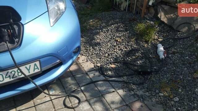 Синий Ниссан Лиф, объемом двигателя 0 л и пробегом 395 тыс. км за 6500 $, фото 10 на Automoto.ua