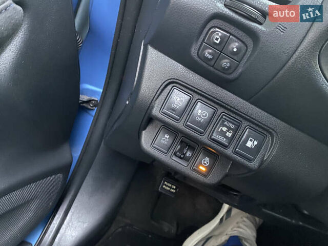 Синий Ниссан Лиф, объемом двигателя 0 л и пробегом 140 тыс. км за 6290 $, фото 9 на Automoto.ua