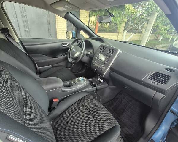 Синий Ниссан Лиф, объемом двигателя 0 л и пробегом 122 тыс. км за 7000 $, фото 14 на Automoto.ua