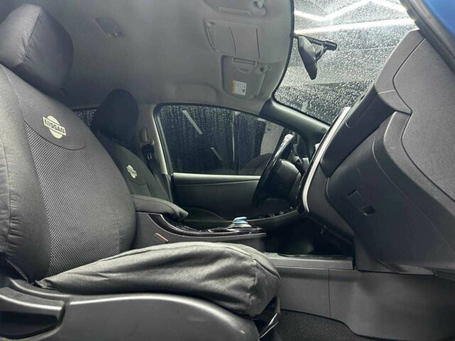 Ніссан Ліф 2013 у Чернівцях на Automoto.ua Синій Ніссан Ліф, об'ємом двигуна 0 л та пробігом 130 тис. км за 6000 $, фото 7 на Automoto.ua