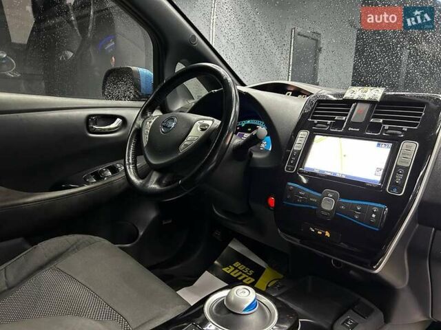 Ниссан Лиф 2013 в Черновцах на Automoto.ua Синий Ниссан Лиф, объемом двигателя 0 л и пробегом 130 тыс. км за 6000 $, фото 8 на Automoto.ua