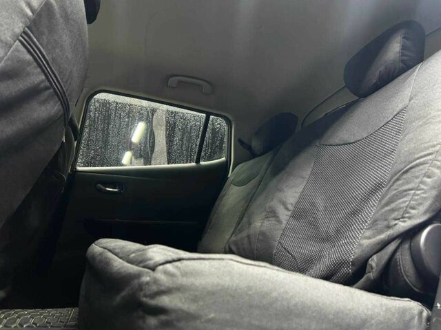 Ніссан Ліф 2013 у Чернівцях на Automoto.ua Синій Ніссан Ліф, об'ємом двигуна 0 л та пробігом 130 тис. км за 6000 $, фото 16 на Automoto.ua