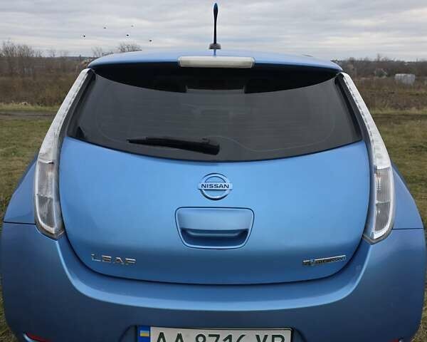 Синий Ниссан Лиф, объемом двигателя 0 л и пробегом 214 тыс. км за 5900 $, фото 7 на Automoto.ua