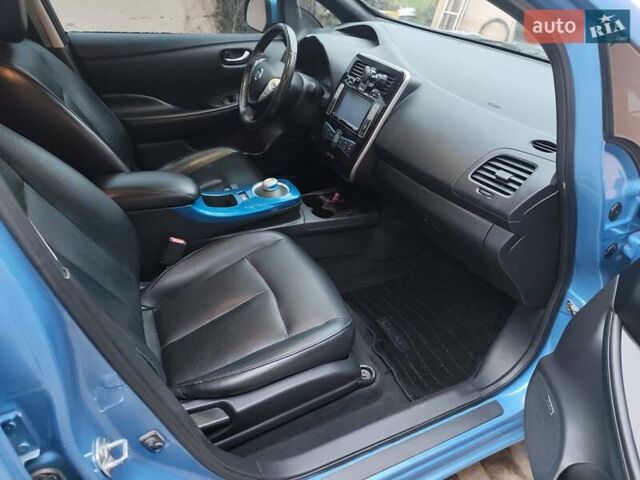 Синий Ниссан Лиф, объемом двигателя 0 л и пробегом 147 тыс. км за 8000 $, фото 12 на Automoto.ua