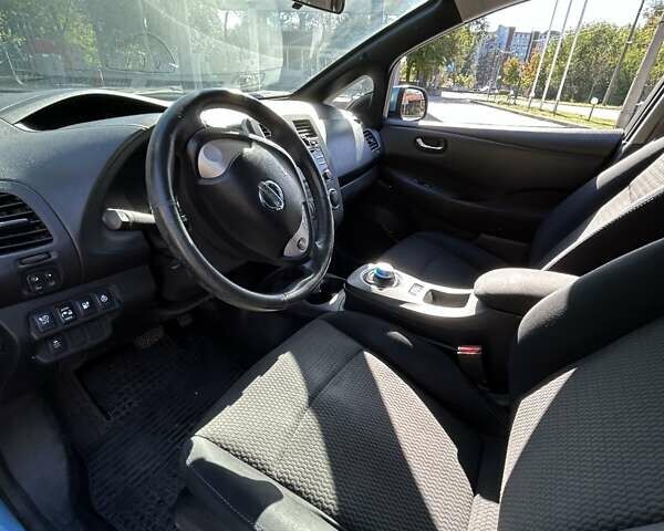 Синий Ниссан Лиф, объемом двигателя 0 л и пробегом 111 тыс. км за 6500 $, фото 40 на Automoto.ua