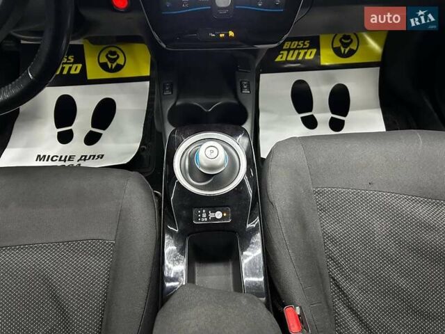 Ниссан Лиф 2013 в Черновцах на Automoto.ua Синий Ниссан Лиф, объемом двигателя 0 л и пробегом 130 тыс. км за 6000 $, фото 10 на Automoto.ua