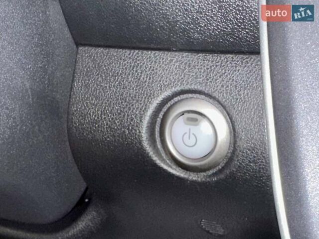 Синий Ниссан Лиф, объемом двигателя 0 л и пробегом 174 тыс. км за 5900 $, фото 29 на Automoto.ua