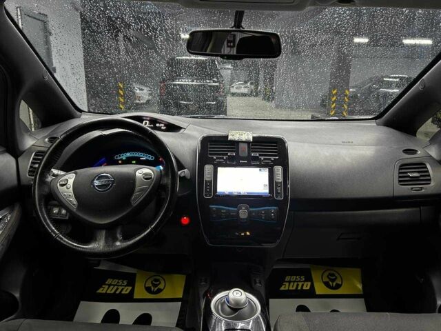 Ніссан Ліф 2013 у Чернівцях на Automoto.ua Синій Ніссан Ліф, об'ємом двигуна 0 л та пробігом 130 тис. км за 6000 $, фото 14 на Automoto.ua