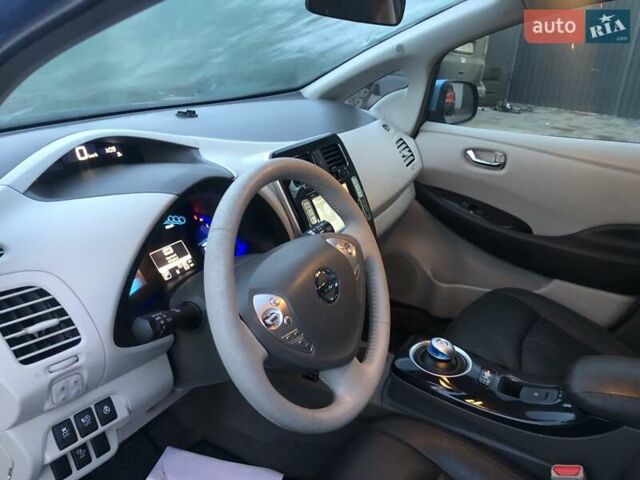 Синий Ниссан Лиф, объемом двигателя 0 л и пробегом 73 тыс. км за 4500 $, фото 6 на Automoto.ua