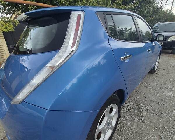Синий Ниссан Лиф, объемом двигателя 0 л и пробегом 122 тыс. км за 7000 $, фото 12 на Automoto.ua
