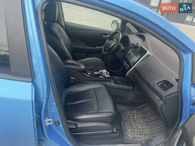 Синий Ниссан Лиф, объемом двигателя 0 л и пробегом 210 тыс. км за 9300 $, фото 4 на Automoto.ua