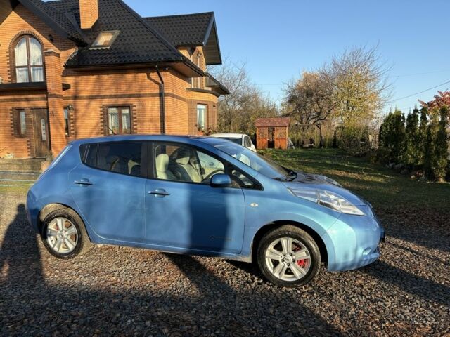 Синій Ніссан Ліф, об'ємом двигуна 0 л та пробігом 103 тис. км за 4800 $, фото 3 на Automoto.ua