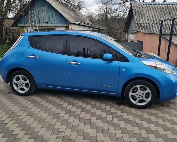 Синий Ниссан Лиф, объемом двигателя 0 л и пробегом 97 тыс. км за 7700 $, фото 3 на Automoto.ua
