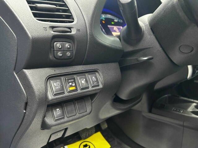 Ніссан Ліф 2013 у Чернівцях на Automoto.ua Синій Ніссан Ліф, об'ємом двигуна 0 л та пробігом 130 тис. км за 6000 $, фото 19 на Automoto.ua