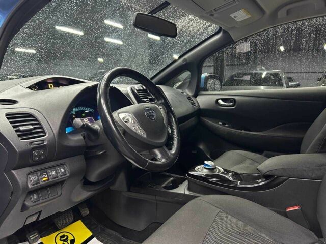 Ніссан Ліф 2013 у Чернівцях на Automoto.ua Синій Ніссан Ліф, об'ємом двигуна 0 л та пробігом 130 тис. км за 6000 $, фото 18 на Automoto.ua